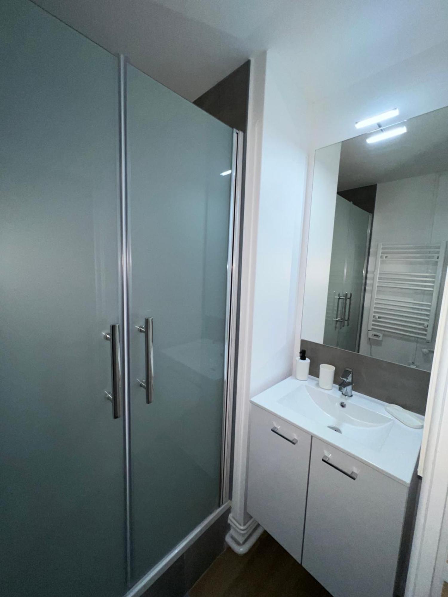 Apartamento Le Familial Orléans Exterior foto
